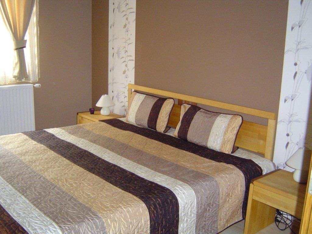 Janus Apartman Sarvar Ngoại thất bức ảnh